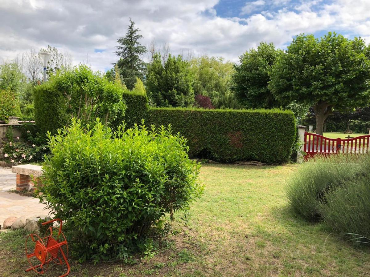 Le Gite Du Canal Noyers-sur-Cher Exterior photo